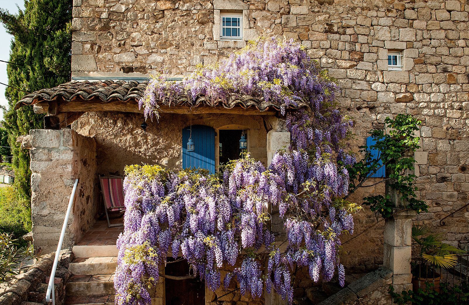 Classic Cottage, Balcony, Mountain View