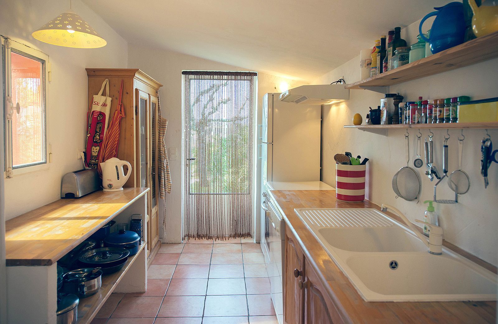 Comfort Cottage, Patio, Garden View | Private kitchen