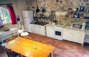 Luxury-Ferienhaus, Terrasse, Gartenblick | Eigene Küche