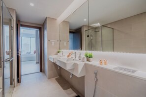 Deluxe Apartment, Balcony, Canal View | Bathroom - Canal Front Residences - Al Wasl Dubai (Dubai)