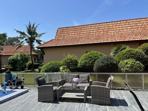 Pool Villa Palmtree Residence