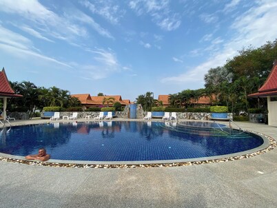 Pool Villa Palmtree Residence