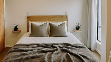 2 makuuhuonetta, silitysrauta/-lauta, ilmainen Wi-Fi, vuodevaatteet