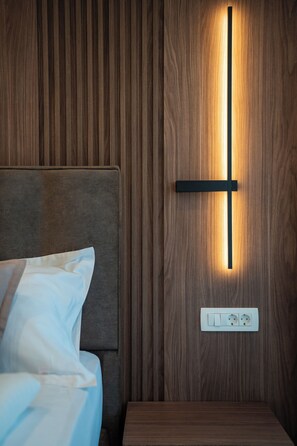 In-room safe, iron/ironing board, free WiFi, bed sheets