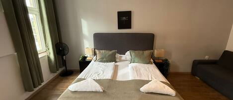 Apartamento básico | Ferros/tábuas de passar roupa, Wi-Fi de cortesia