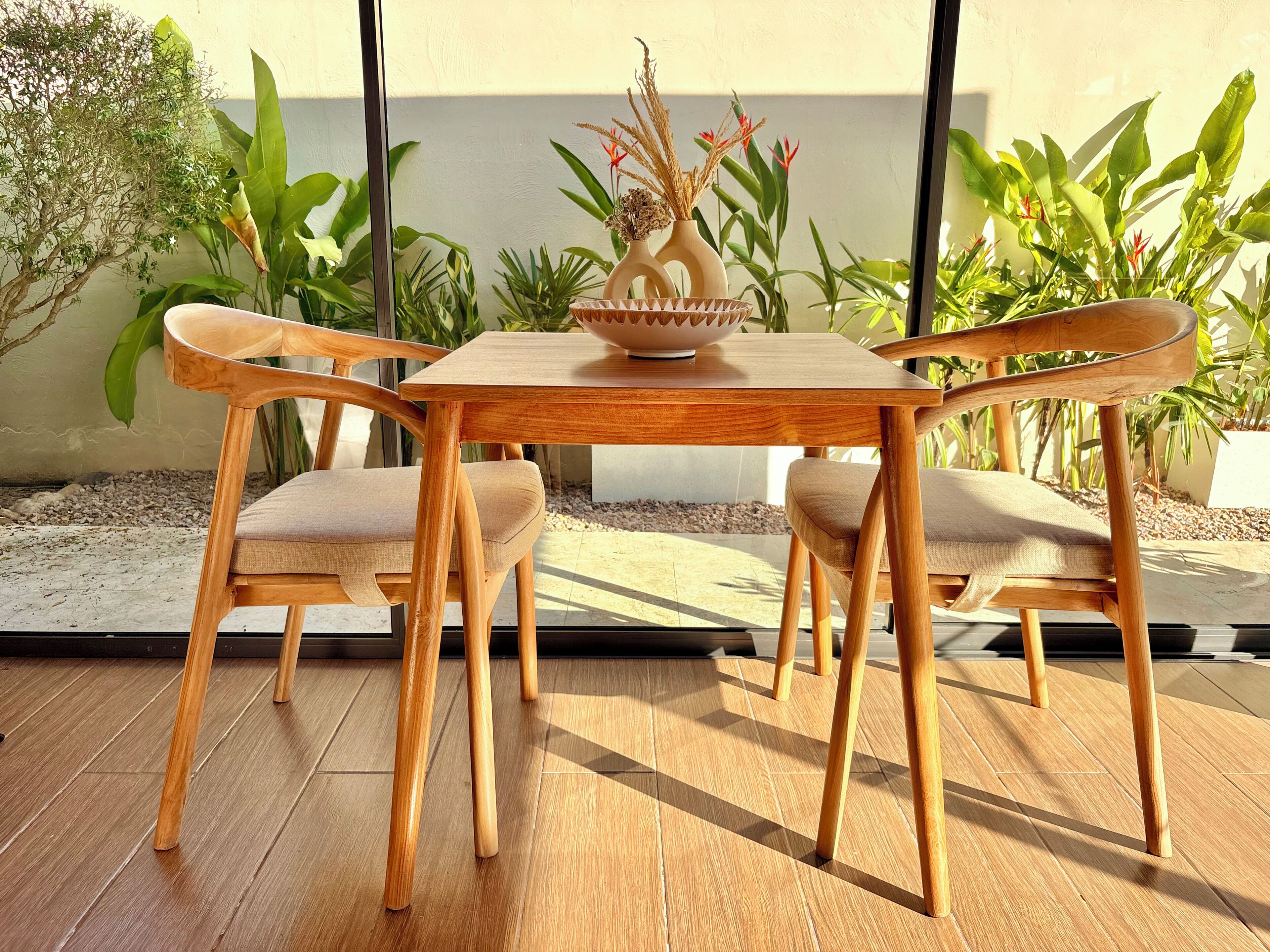 Deluxe-Villa | Essbereich im Zimmer