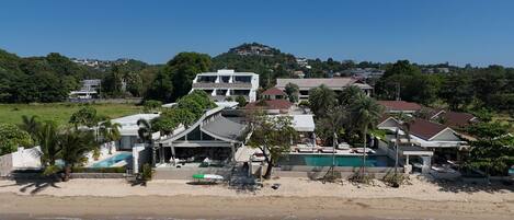 Playa privada, arena blanca