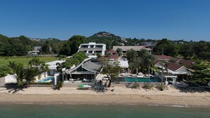 Privatstrand, weißer Sandstrand