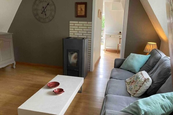 Klassieke cottage, balkon, uitzicht op tuin | Woonruimte
