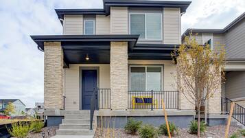 تفاصيل الفندق من الخارج