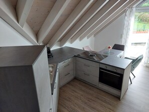 Réfrigérateur, four, plaque de cuisson, lave-vaisselle