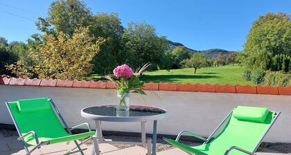 Apartment Albblick Neuffen - bright, modern, cozy, ideal for 2-3 persons