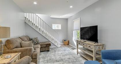 Walk to Main Street! Updated Norwich Home