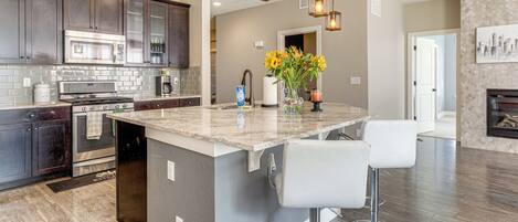 Fridge, microwave, stovetop, dishwasher