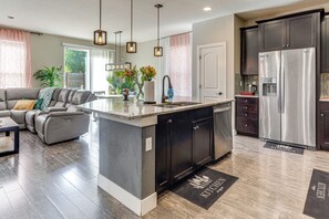 المنشأة من الداخل