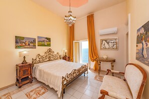 7 bedrooms, iron/ironing board, WiFi, bed sheets