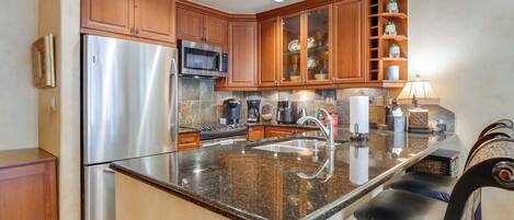 Coffee/tea maker, cookware/dishes/utensils