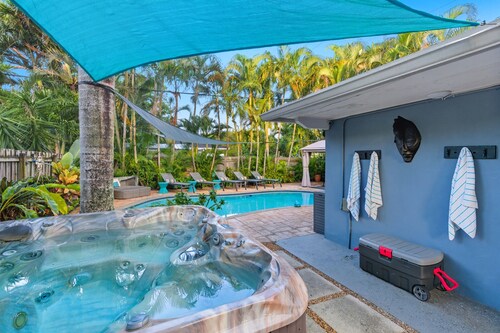 Hot Tub+Pool, Sunny Beachside Retreat Near Las Olas | Paradise Stay by AvantStay