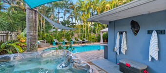 Hot Tub+Pool, Sunny Beachside Retreat Near Las Olas | Paradise Stay by AvantStay
