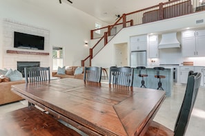 Dining - New Home, Short Walk to Lake Texoma’s Sandy Shores (Kingston)