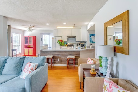 TV. 1 Mi to Beach: Golf Glenn Villas Condo w/ Pool