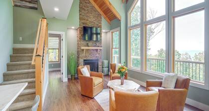 Mtn Views & Spacious Deck! Modern Caldwell Getaway