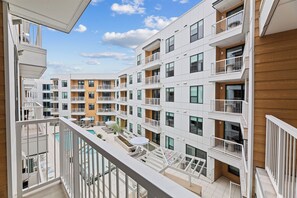Property grounds - South Lamar Stay w/ Pool, Terrace, Restaurant | Private Balcony | The Code (Austin)