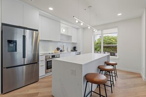 Fridge, oven, stovetop, dishwasher - Resort-Style Pool, Dining, Bar + Balcony | Steps to Zilker, Lady Bird | The Code (Austin)