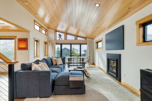 Smart-TV, peis og bordtennis