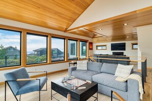 Smart-TV, peis og bordtennis