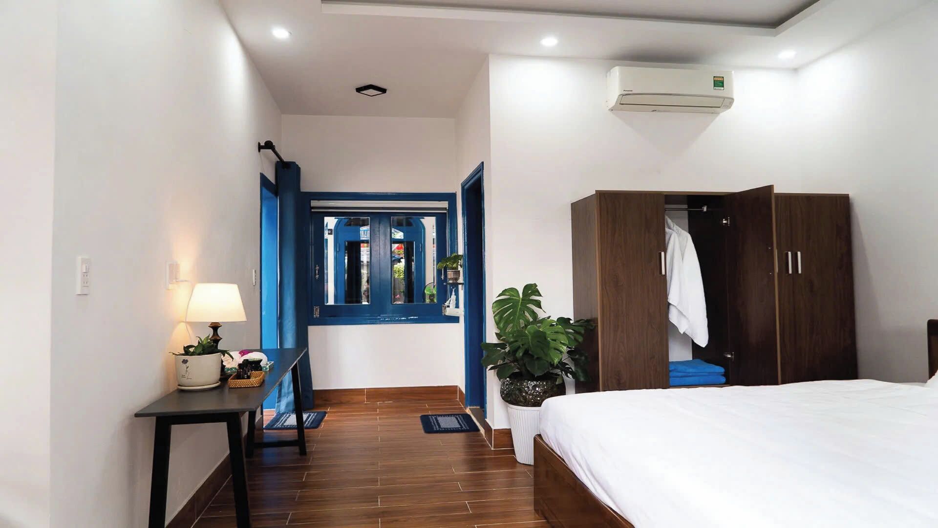 Standard Room, Patio, Courtyard View | Desk, laptop workspace, blackout drapes, iron/ironing board