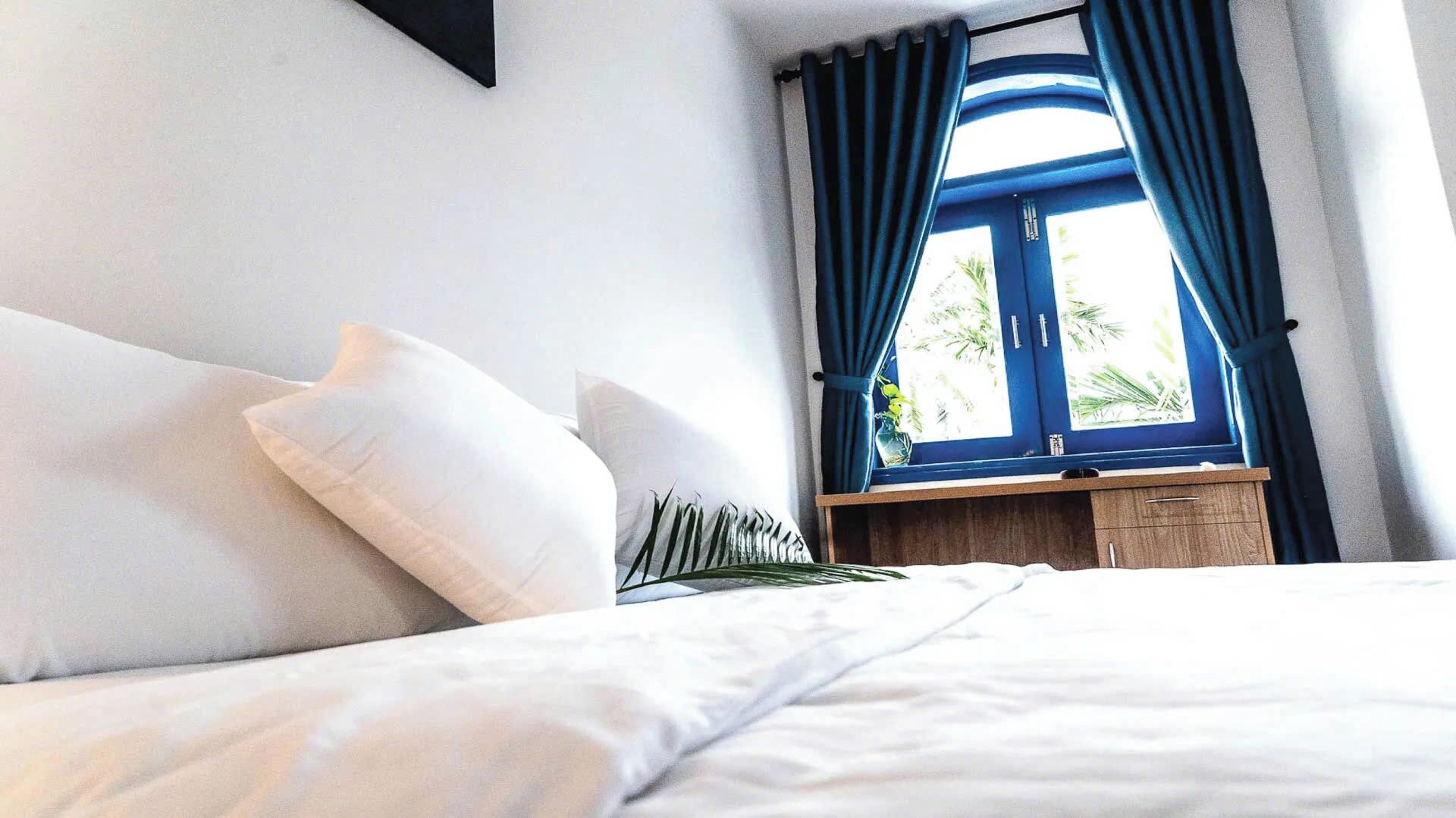 Standard Room, Balcony, Resort View | Desk, laptop workspace, blackout drapes, iron/ironing board