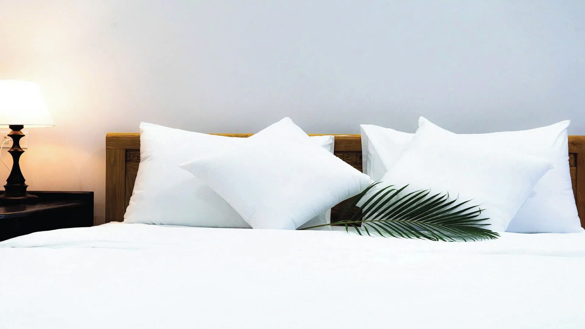 Rom – standard, strandutsikt | Skrivebord, skrivebord for bærbar PC og blendingsgardiner