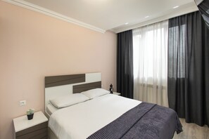 Standard Apartment, Balcony | Blackout drapes, iron/ironing board, free WiFi - Apartment by Luxe Group SN100 (Yerevan)