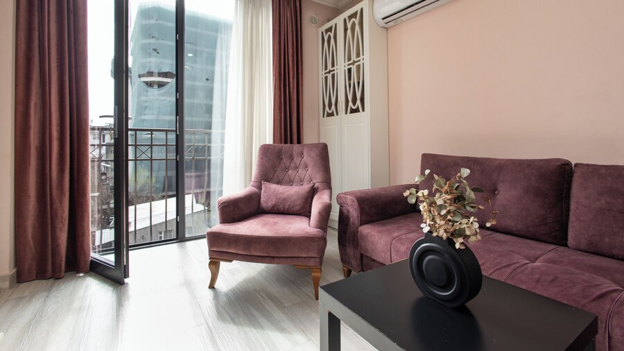 Apartment by Luxe Group SN100