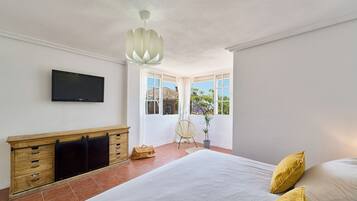 2 chambres, fer et planche Ă repasser, accĂšs Internet, draps fournis