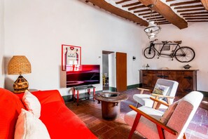 Télévision, cheminée