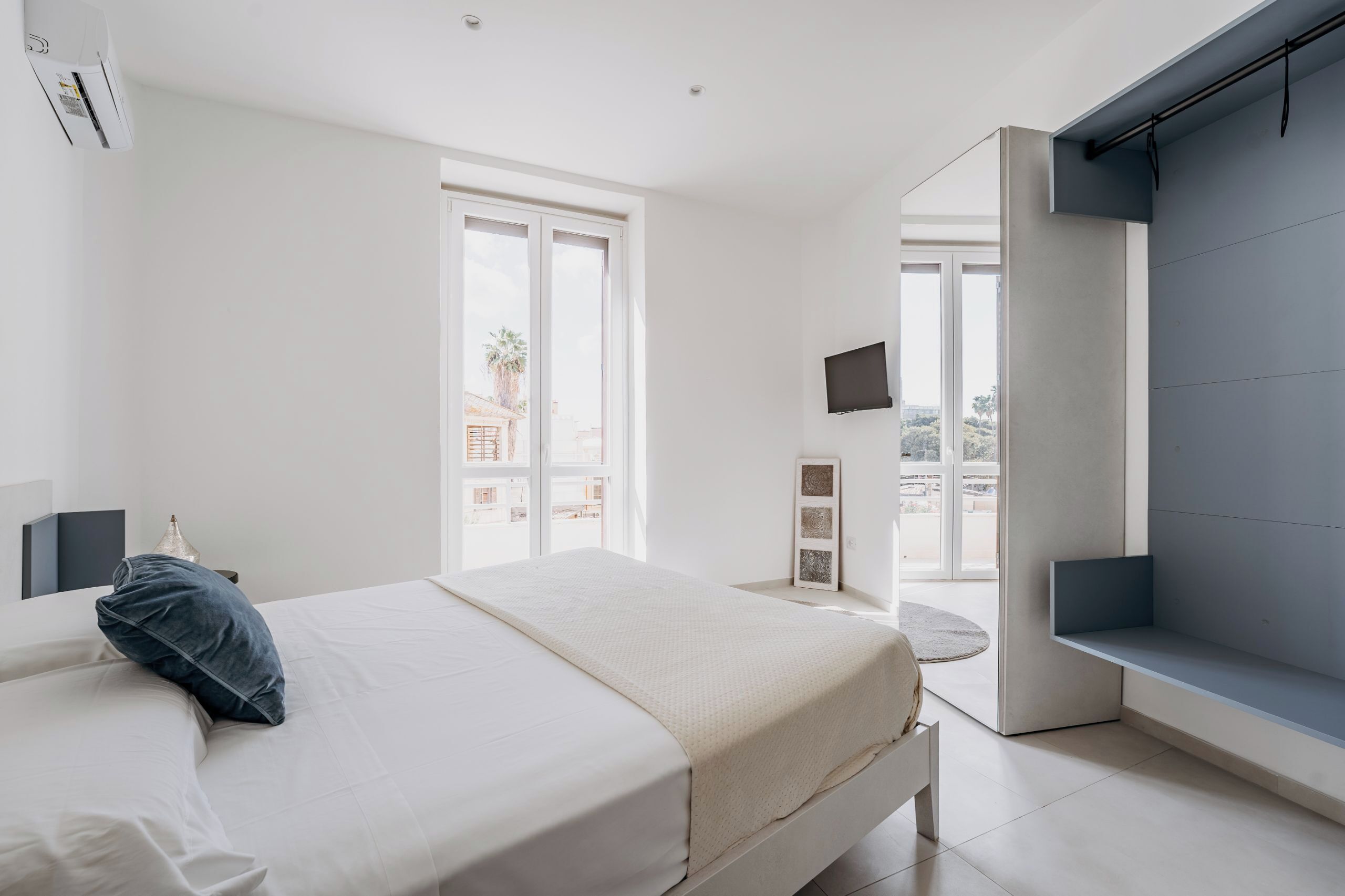 1 chambre, fer et planche à repasser, draps fournis