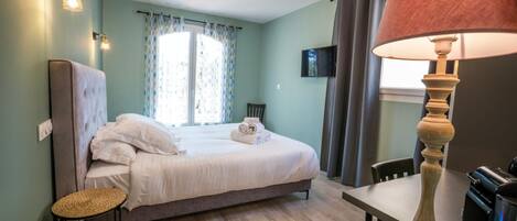 1 habitación, wifi y ropa de cama