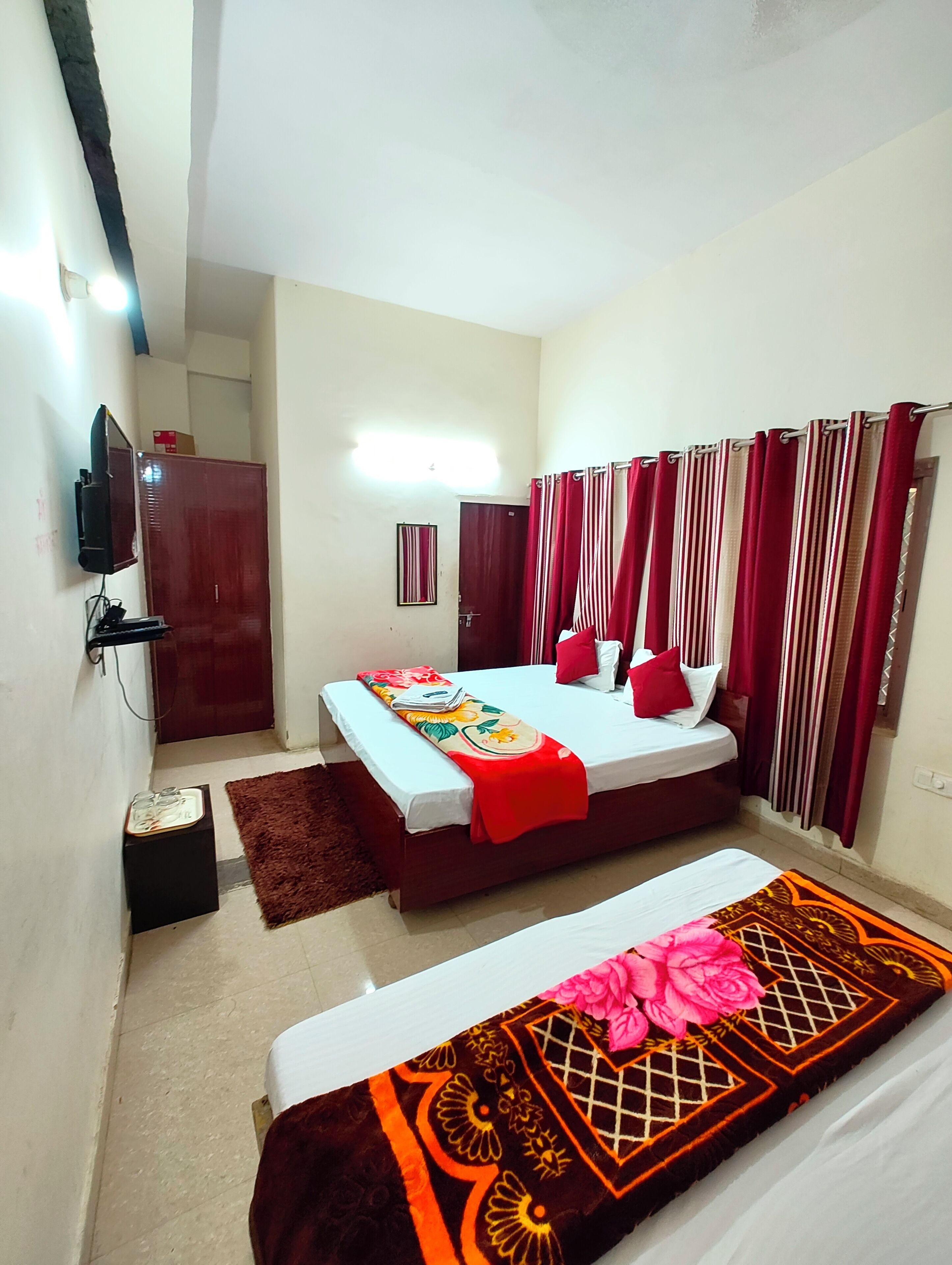 防过敏的被褥、办公桌、隔音、免费 WiFi