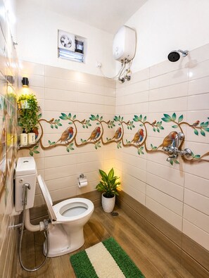 Roba de llit hipoal·lergògena, escriptori i habitacions insonoritzades 