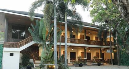 Acuaverde Beach Resort