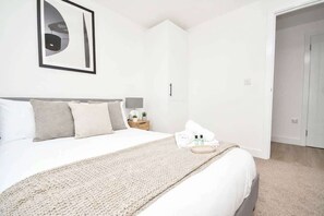 2 Schlafzimmer, Bügeleisen/Bügelbrett, Bettwäsche