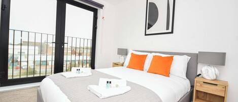 2 室のベッドルーム、アイロン / アイロン台、WiFi、ベッドシーツ