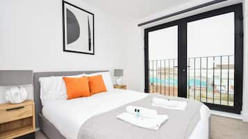 2 bedrooms, iron/ironing board, bed sheets