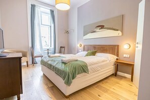 1 habitación, tabla de planchar con plancha, wifi y ropa de cama 