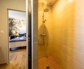 淋浴設備、風筒、提供毛巾