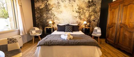 1 多间卧室、熨斗/熨衣板、WiFi、床单