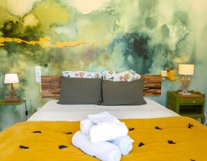 1 slaapkamer, een strijkplank/strijkijzer, wifi, beddengoed