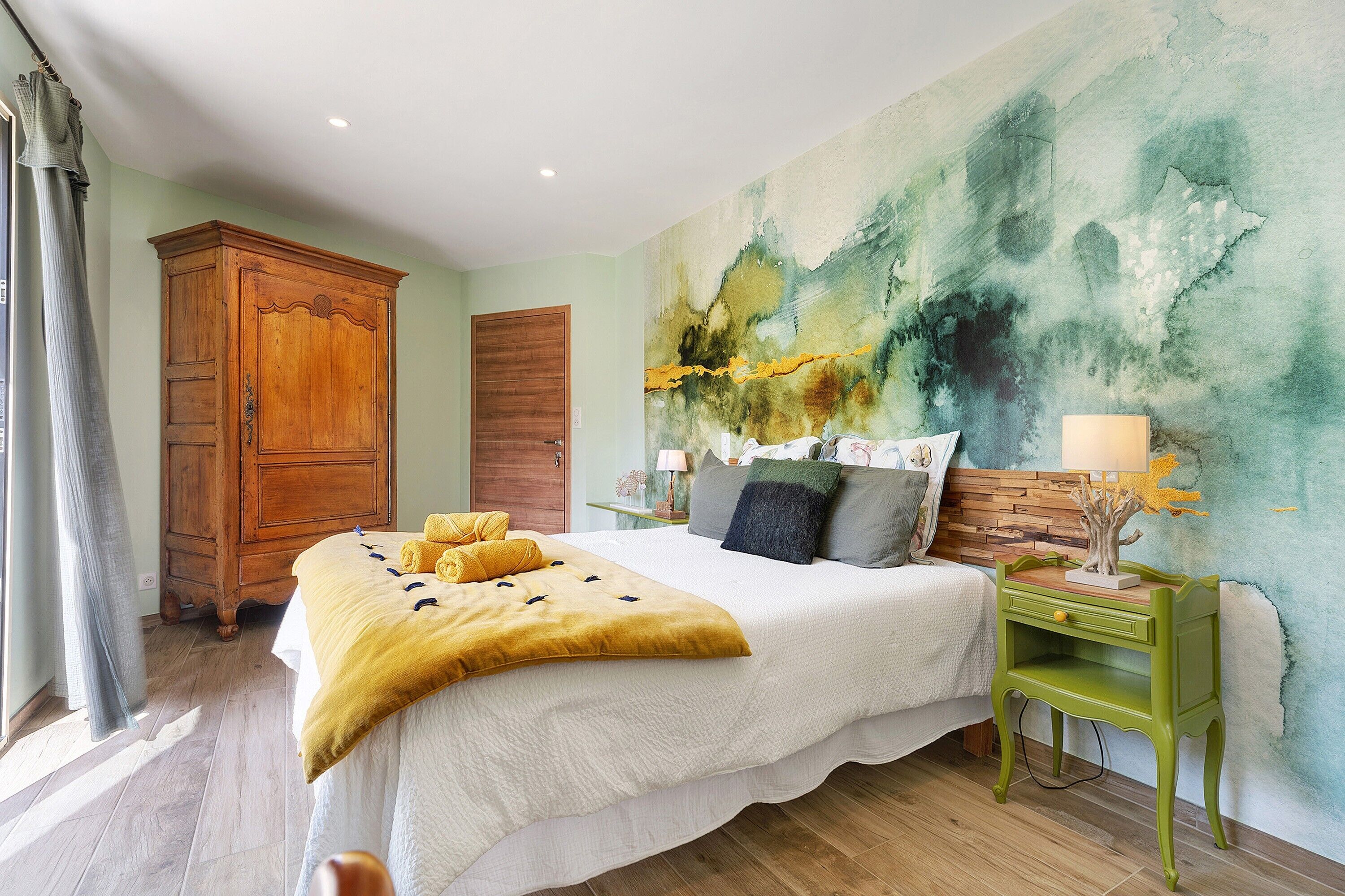 1 habitación, tabla de planchar con plancha, wifi y ropa de cama 